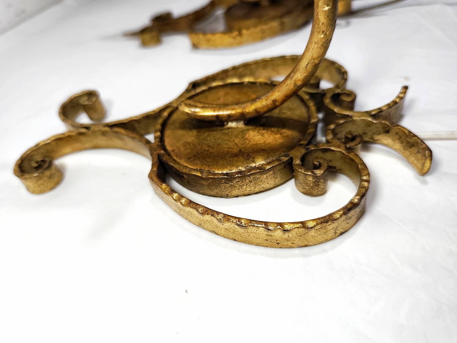 Apliques de hierro forjado y pan de oro. España, 1960s.