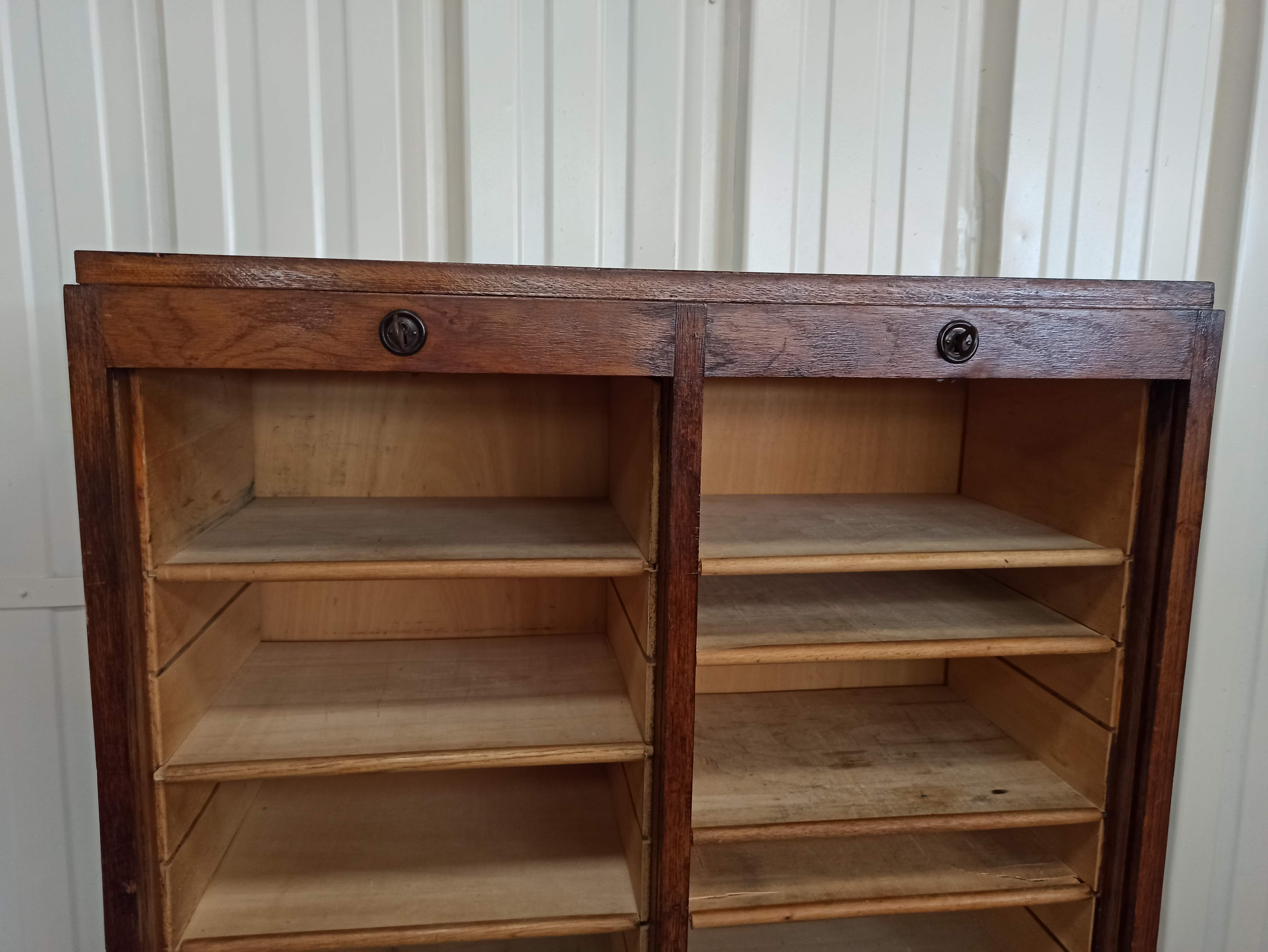 Notary furniture - double curtain binder in oak 2 columns