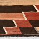 Tapis Kilim vintage, motif géométrique en zigzag dans des tons terreux et pastel