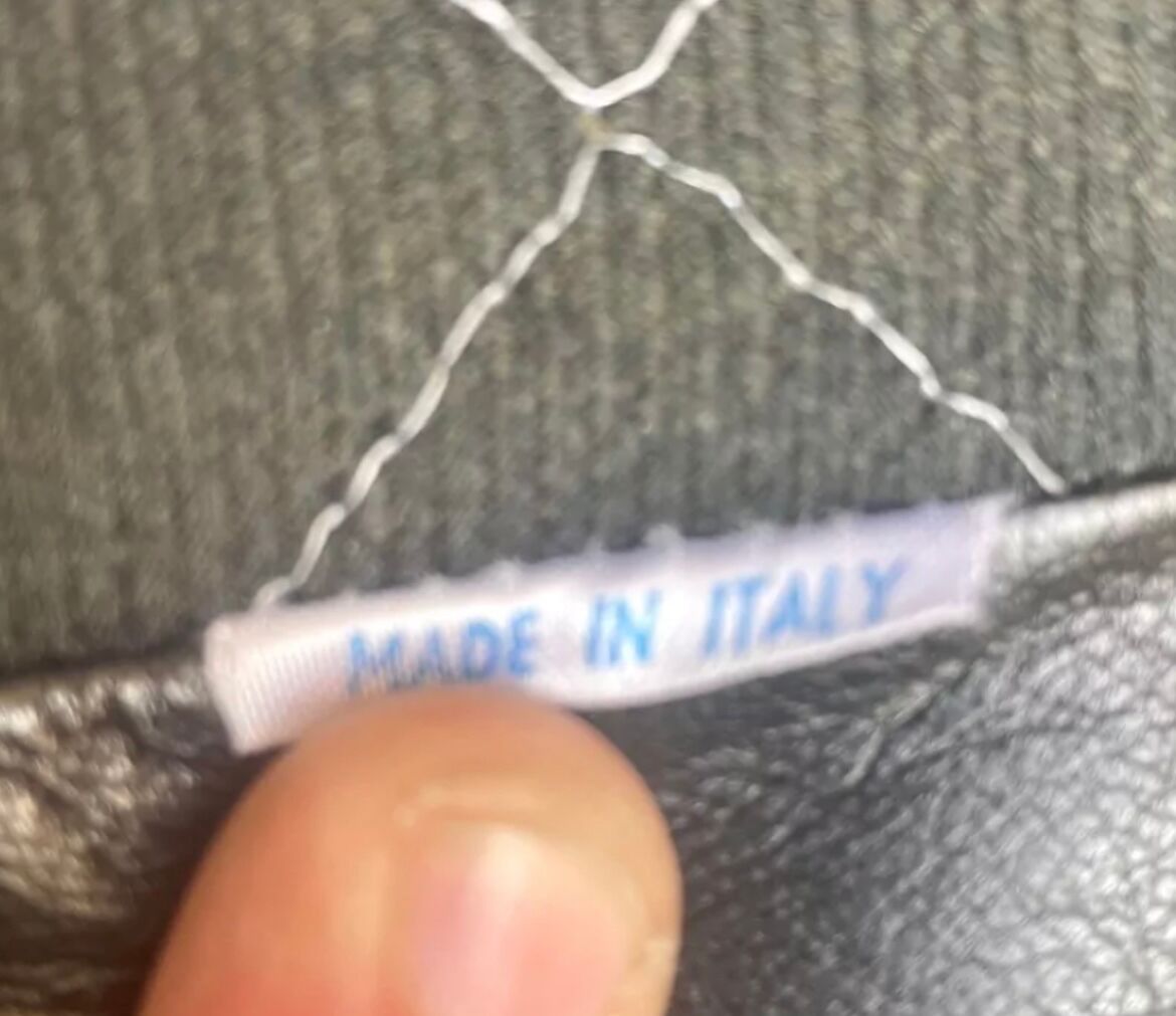 Vintage Italian sofa two places in black leather Italy 1980