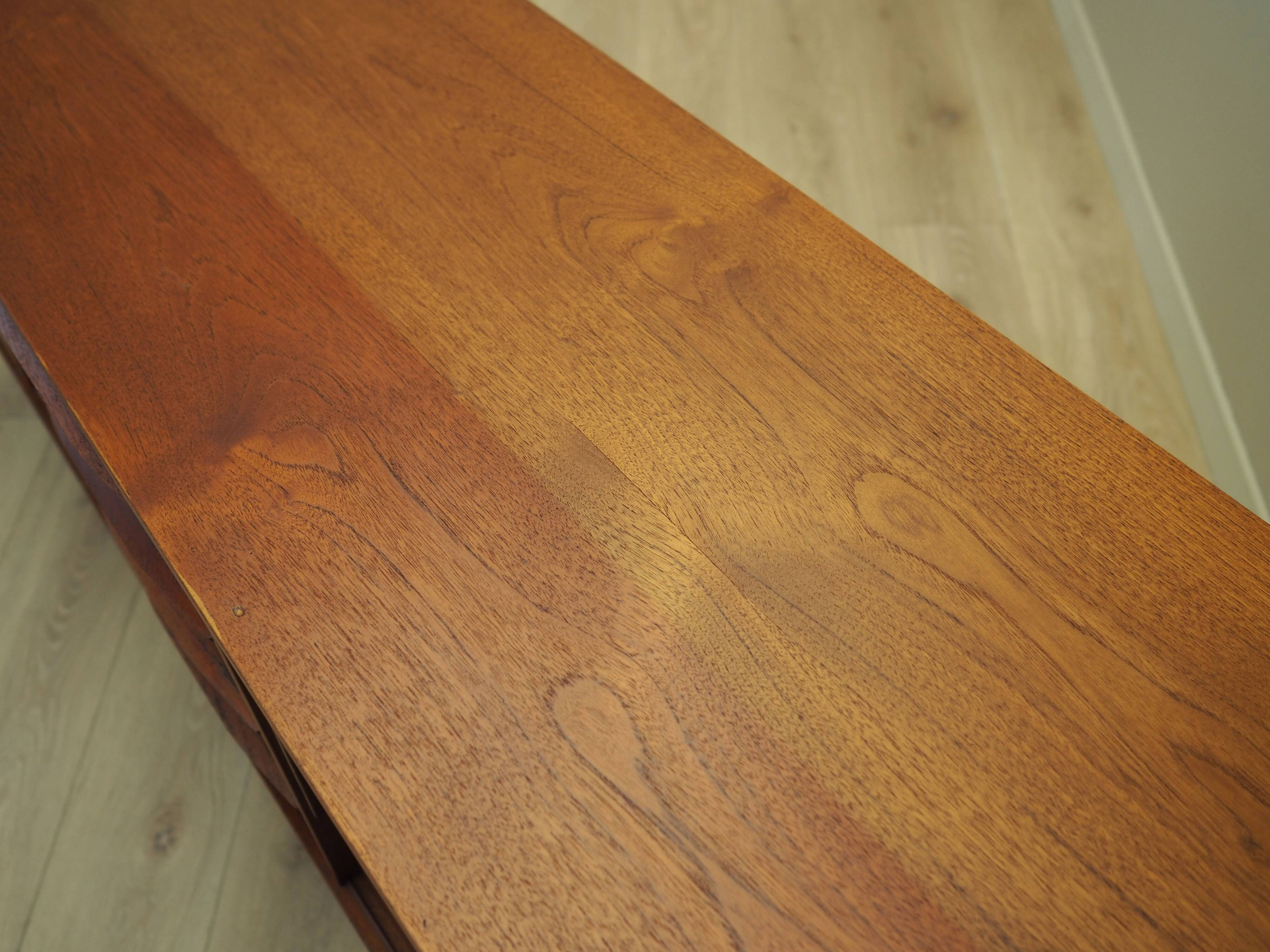 Buffet en teck, design danois, années 1970, production : Danemark