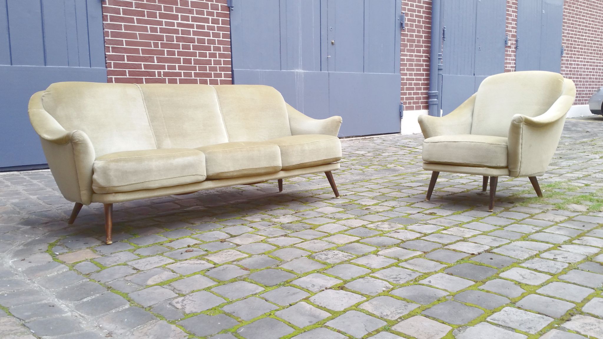 Set canapé / 1 fauteuil année 50 60 dans son jus