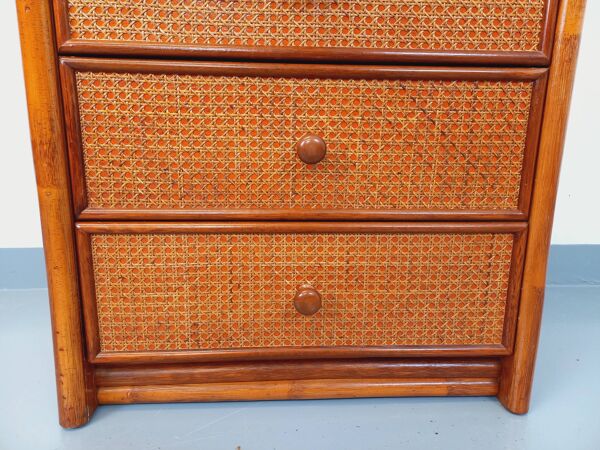 Commode chiffonnier semainier vintage en rotin, bois et cannage