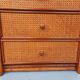 Commode chiffonnier semainier vintage en rotin, bois et cannage