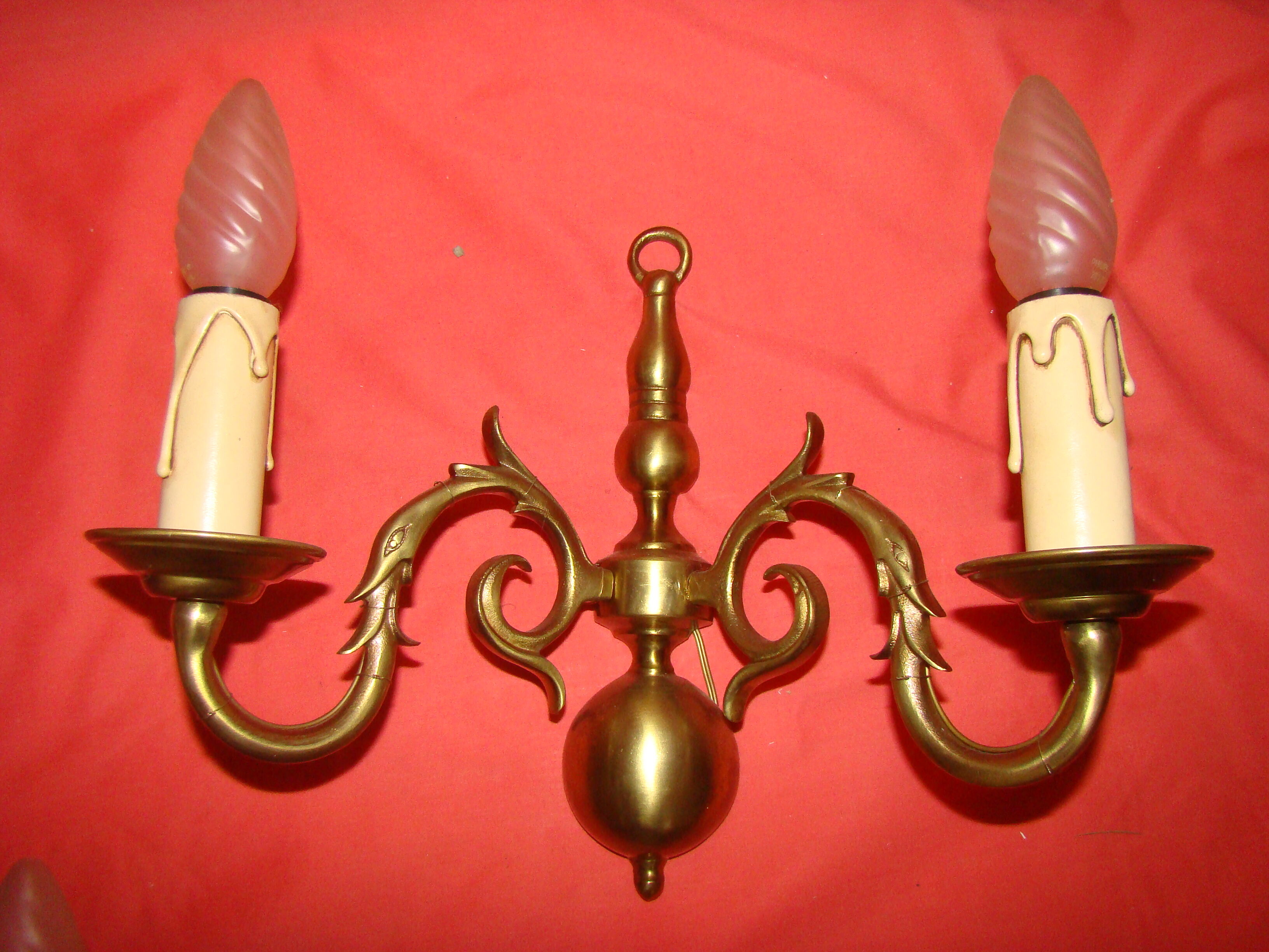 Pair of bronze wall lights with 2 arms in "Dutch" style.