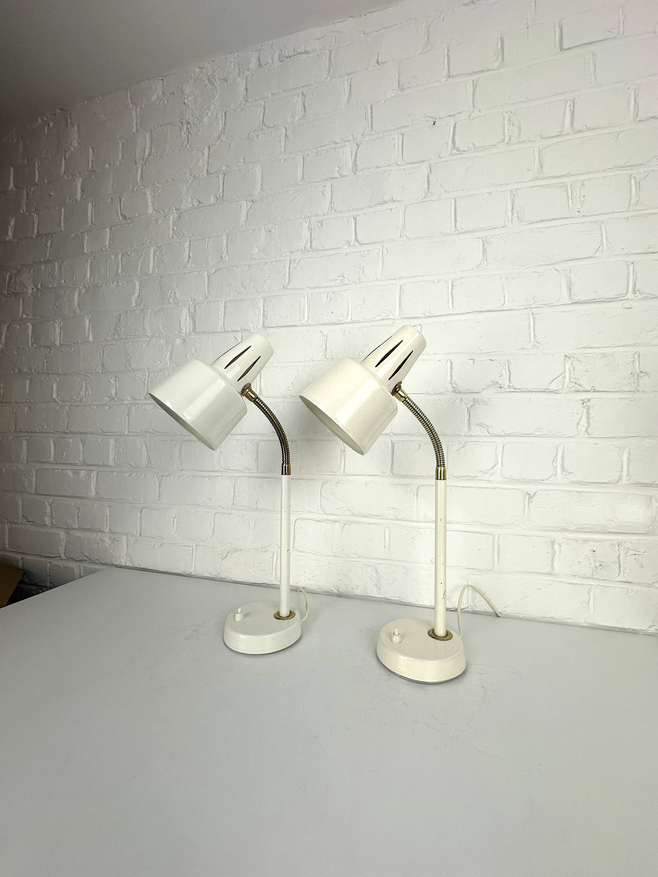 Pair of BJS desk lamps in white lacquered steel and brass – Sweden 1960s
