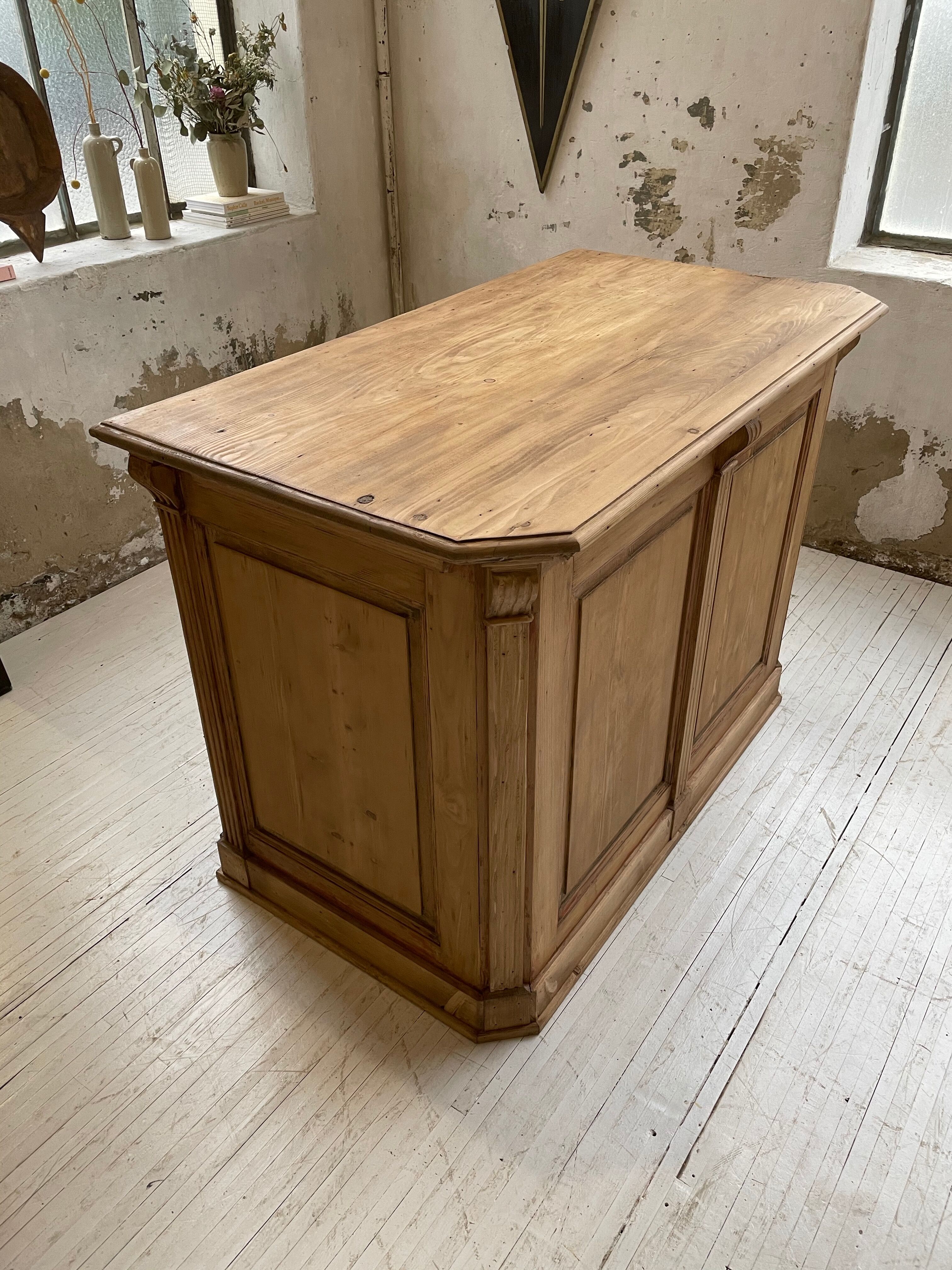 Old XXL drawer counter