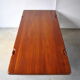 Table basse danoise en teck de Niels Bach