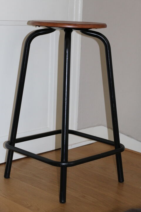 2 sipe stools high 695mm