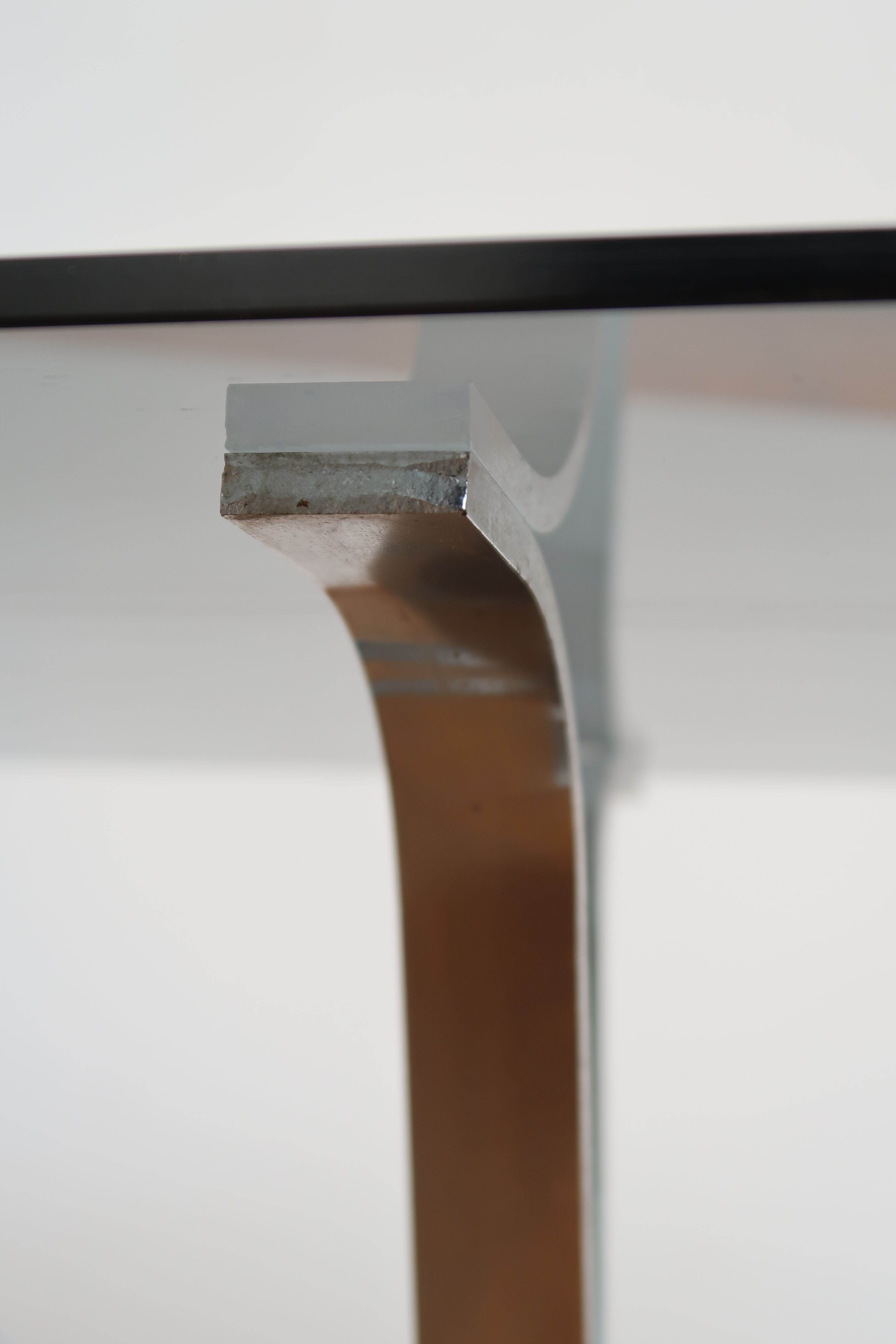 Oval coffee table smoked glass