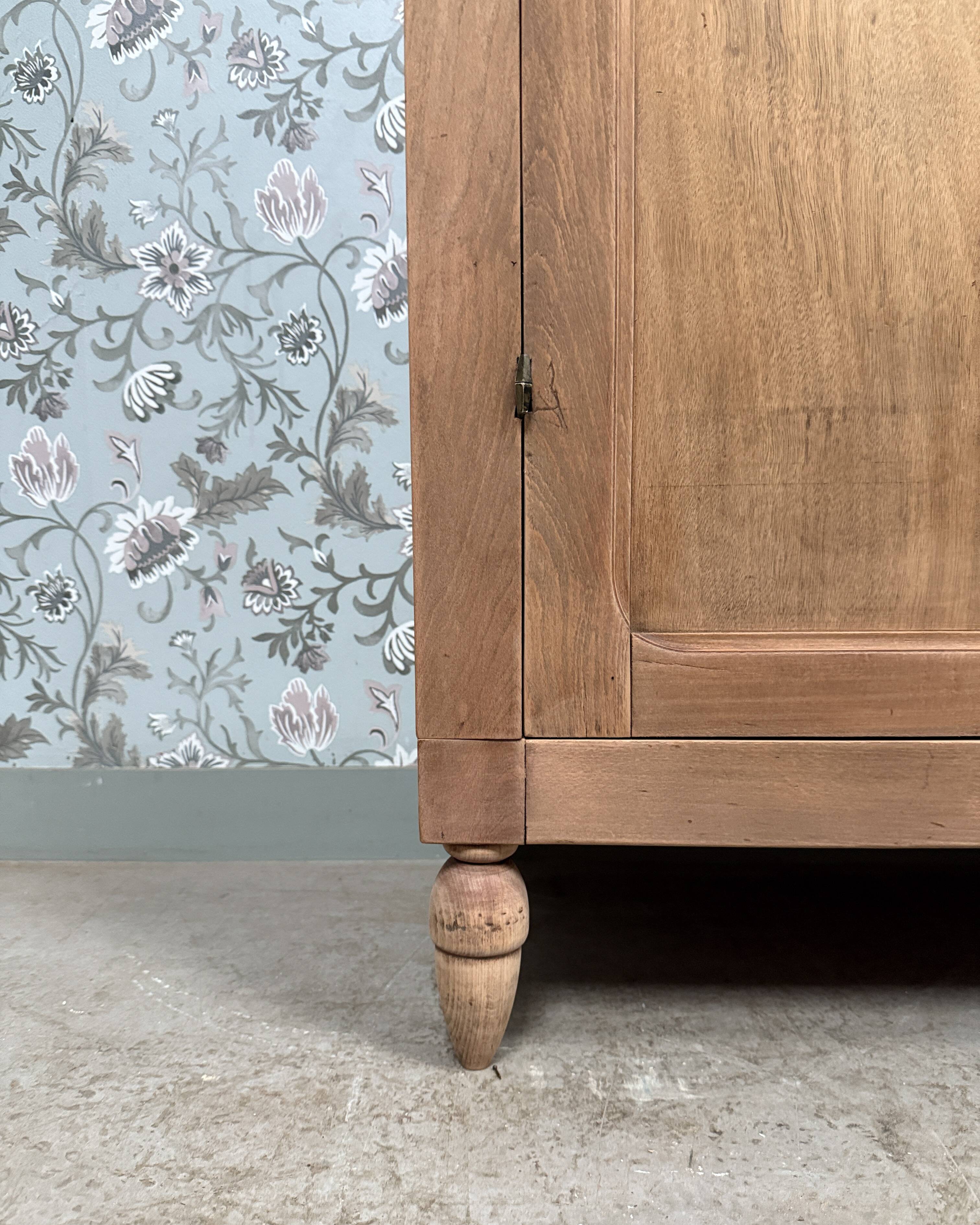 Armoire vitrée vintage (rénovée)
