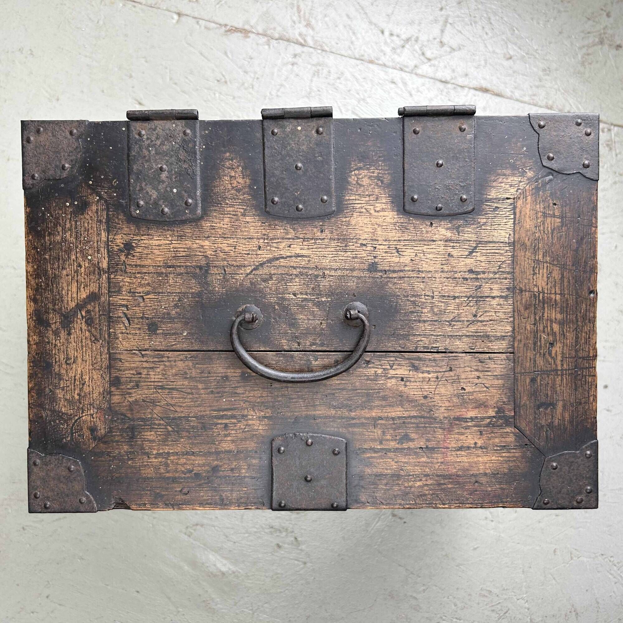 Antique Kake-suzuri (懸硯) from the Meiji period, Japan.