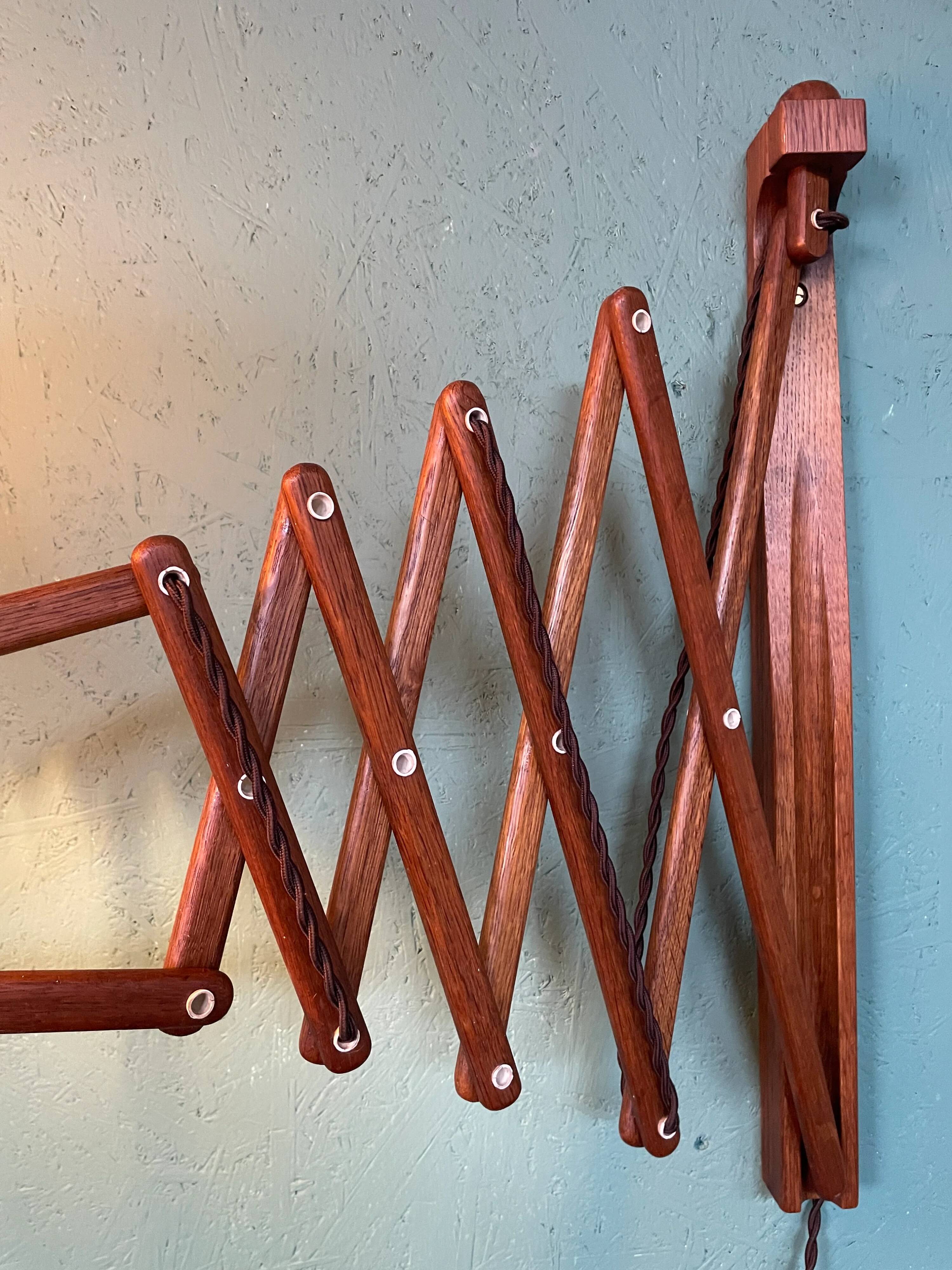 Vintage Le Klint scissor lamp in oak from the 1960s