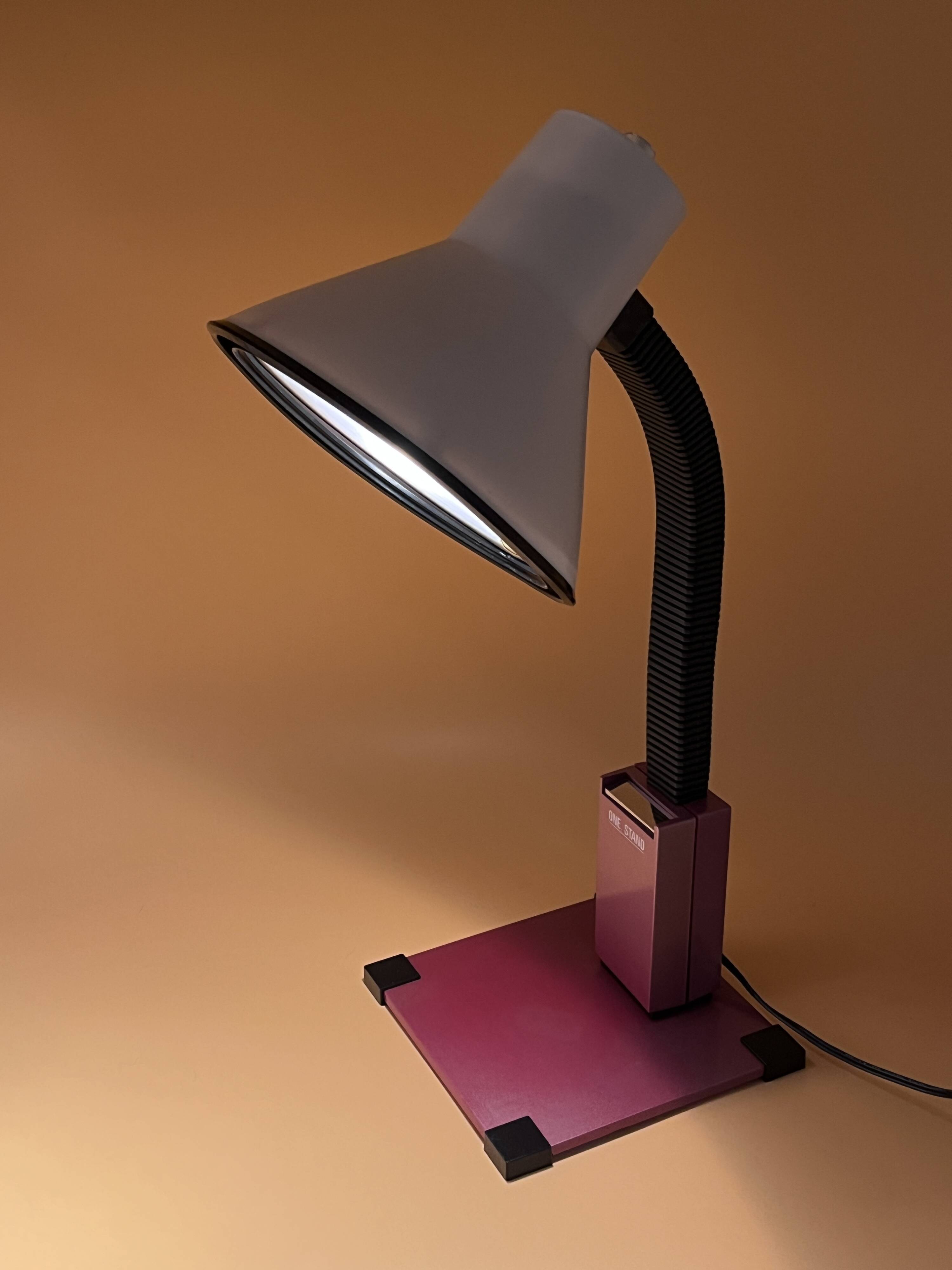 2 lampes de bureau post-modernes « One Stand », années 1980