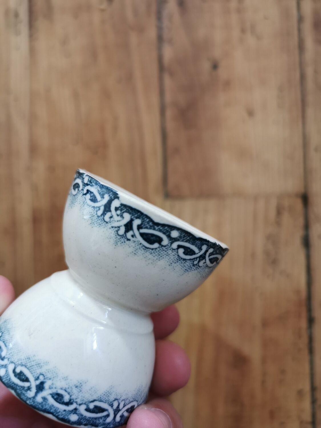 Coquetier diabolo ancien terre de fer