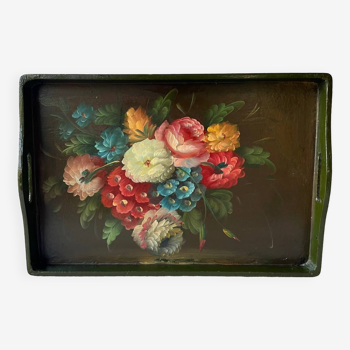 Wooden tray with bouquet of painted flowers