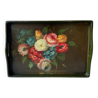 Wooden tray with bouquet of painted flowers