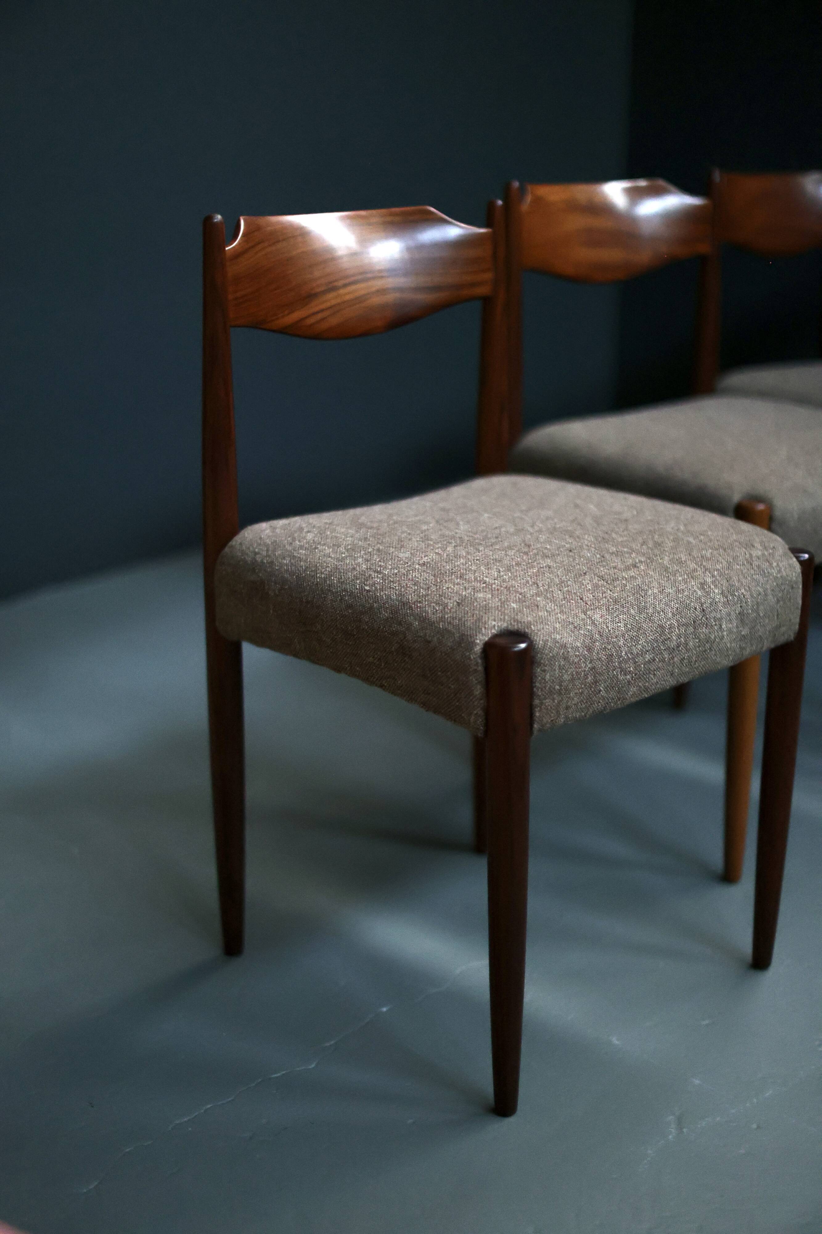 Chaises danoises du milieu du siècle