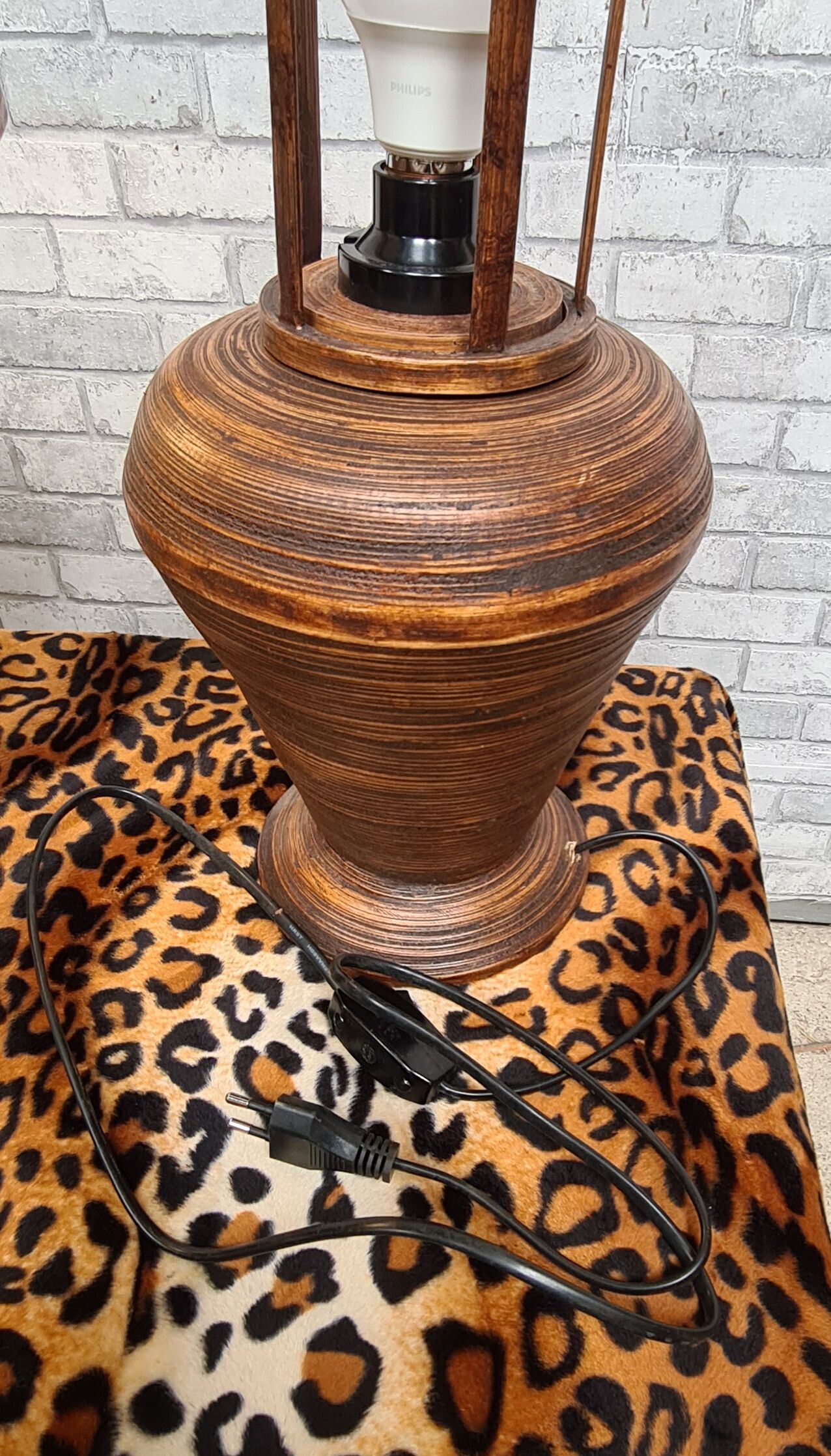 2 lamps of colonial type bamboo and wicker