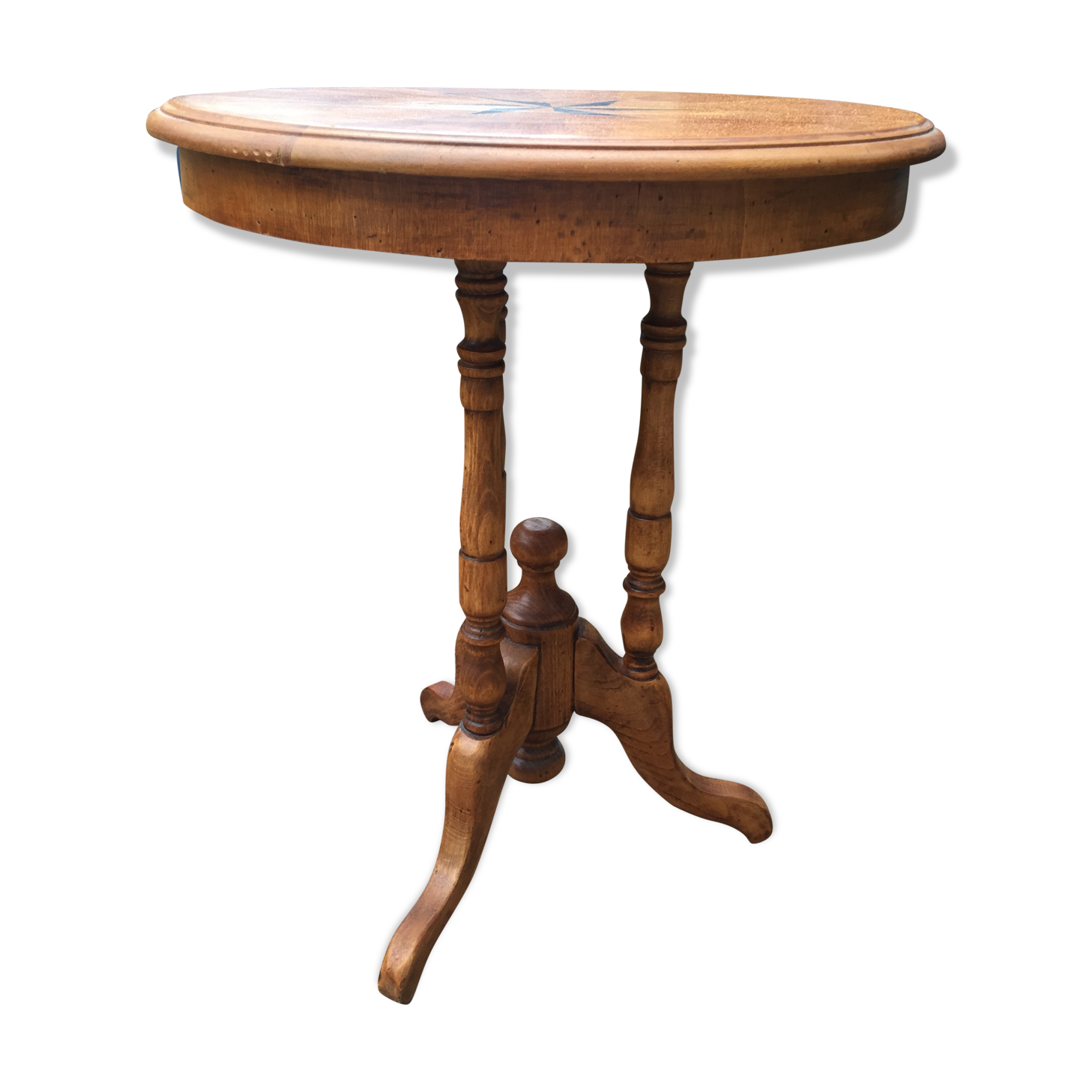 Pedestal table