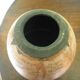 Poterie artisanale, vase en terre sigillée, cuisson raku