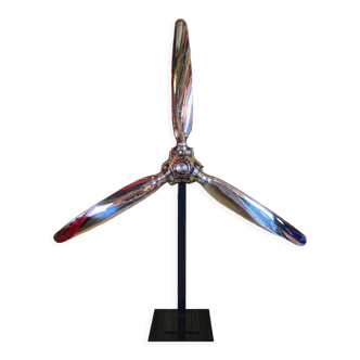 Three-bladed propeller