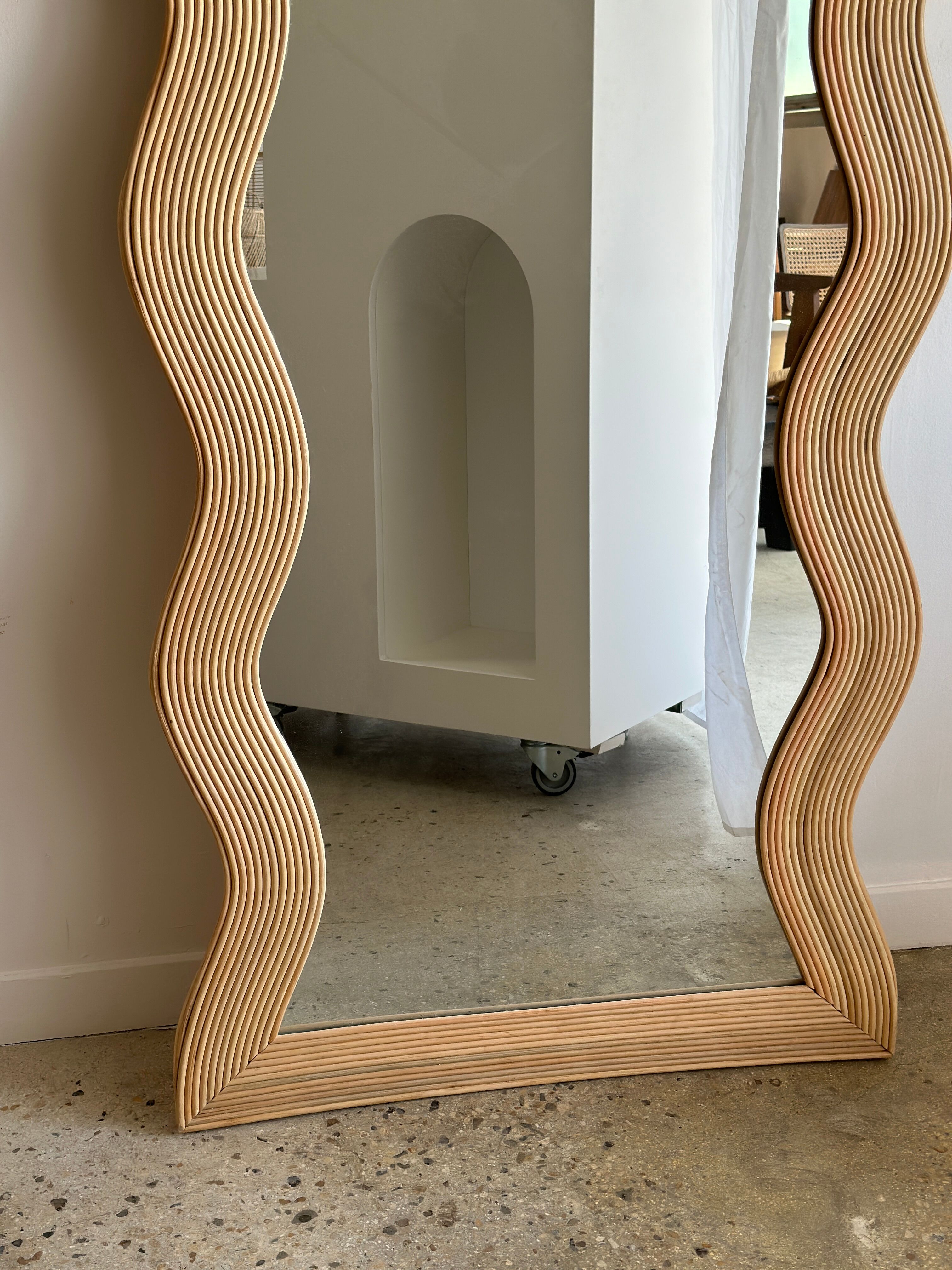 Zigzag rattan foot mirror H:182cm