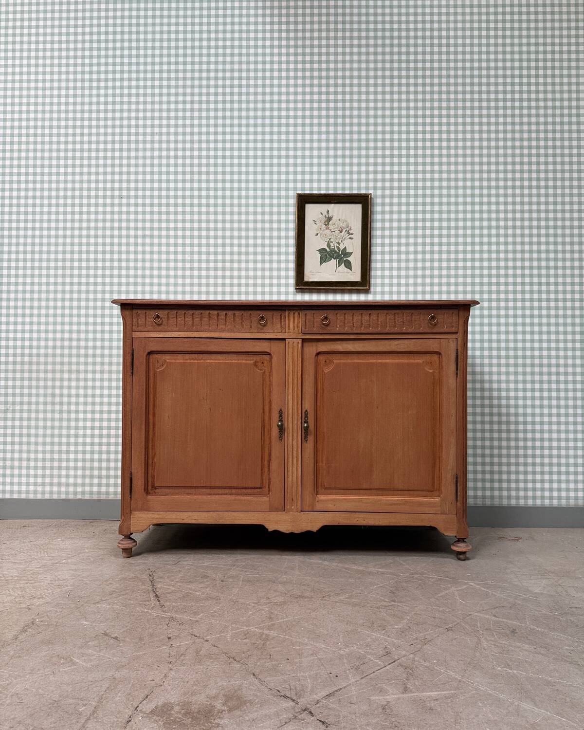 Vintage buffet (renovated)