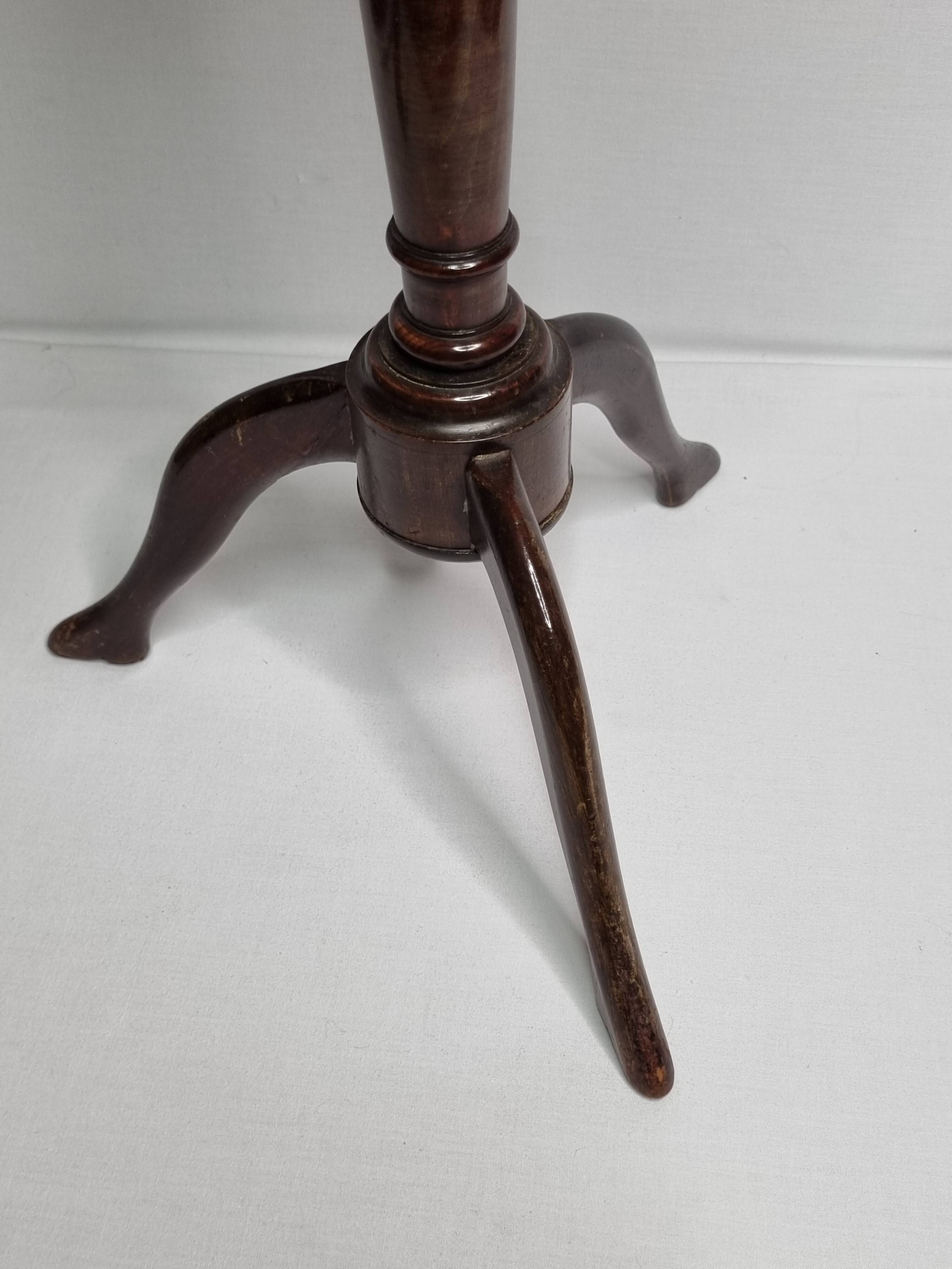 Tripod wooden gueridon, wine table type, English style, 29 cm top.