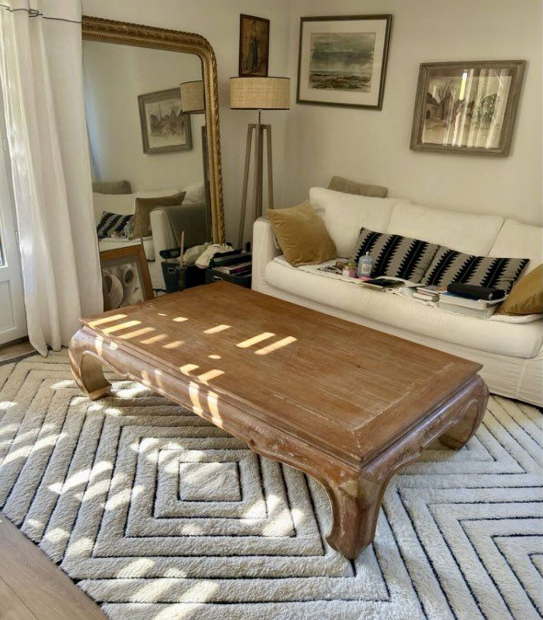 Table basse en bois massif