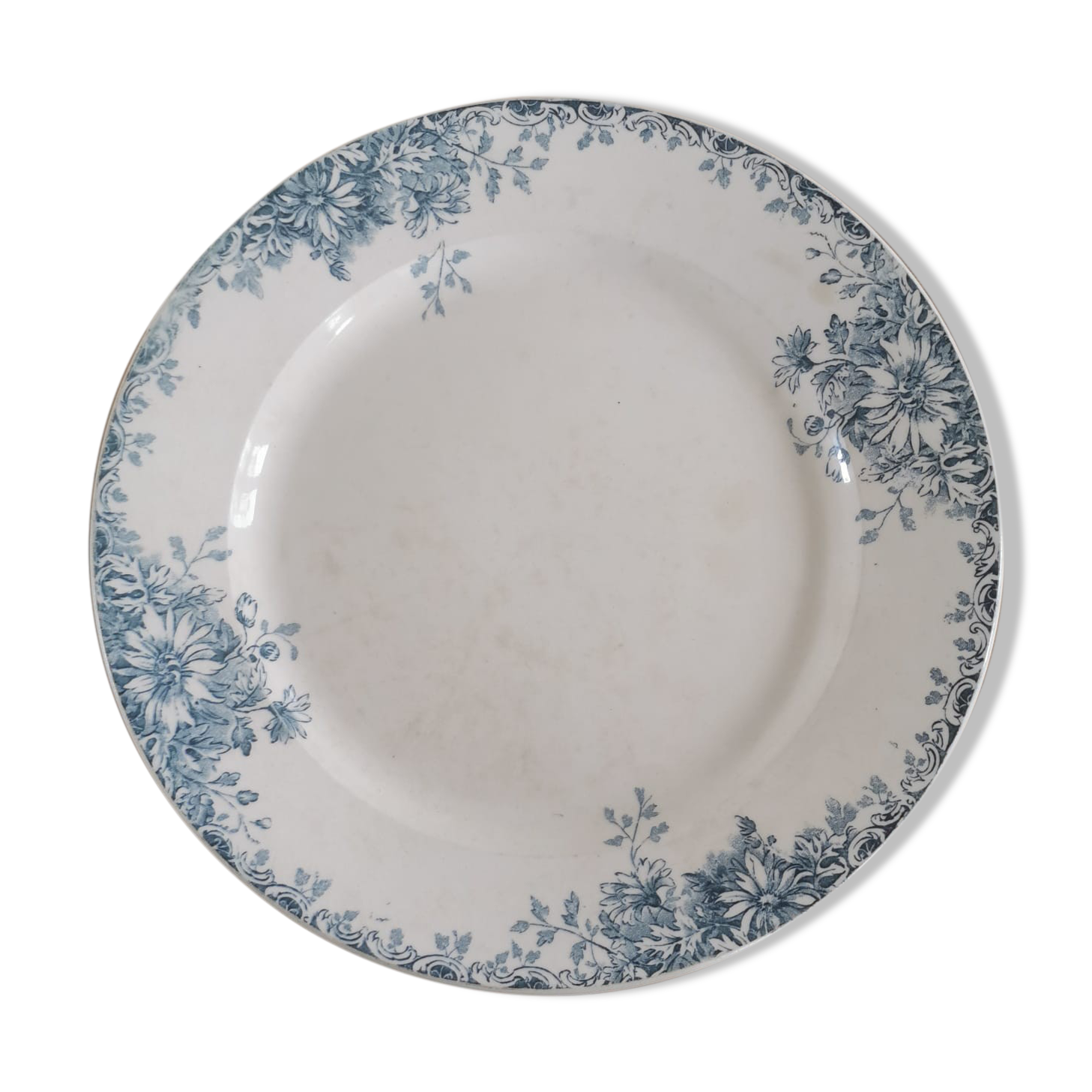 Round serving dish in iron earth