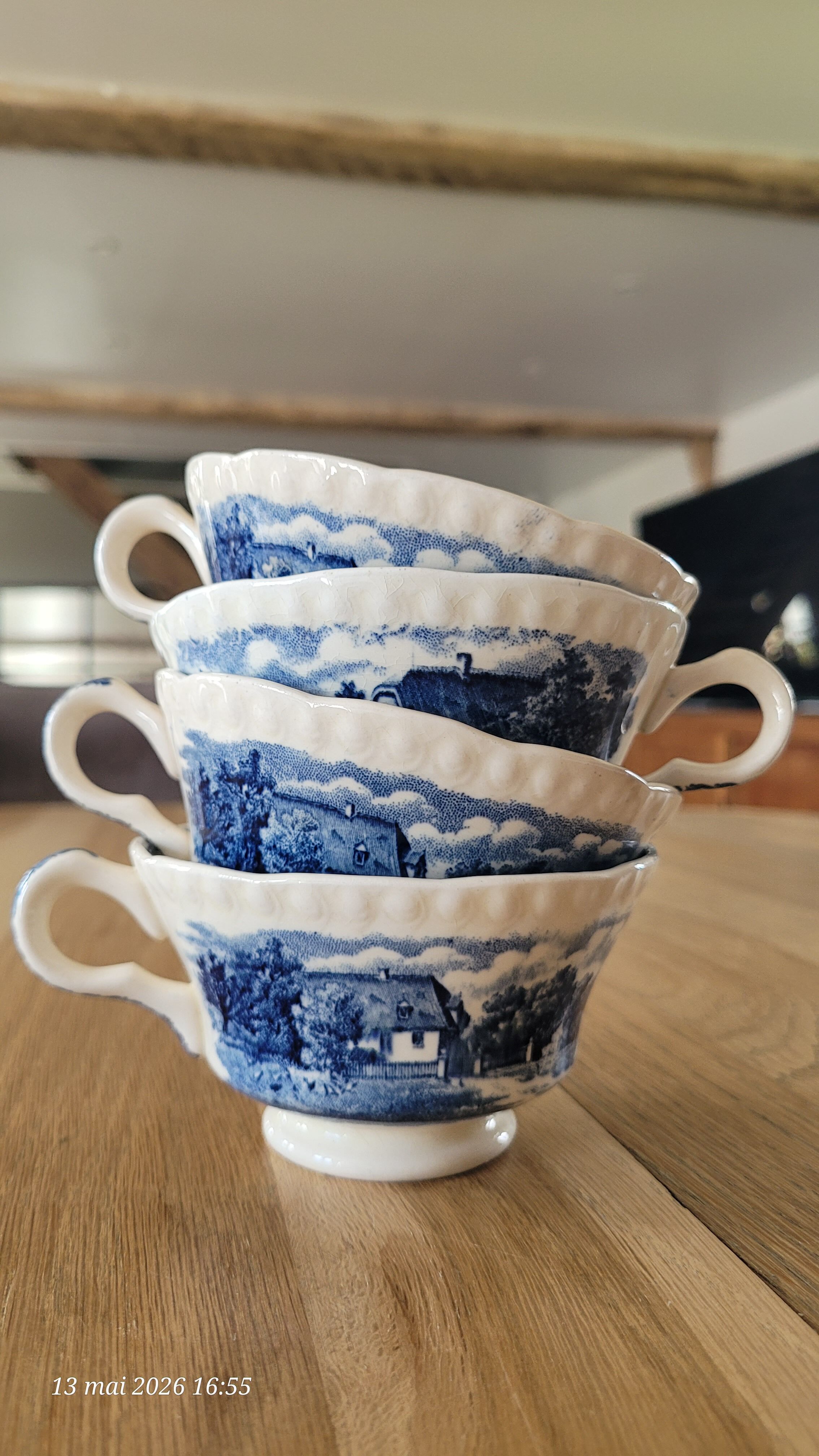 4 tasses anciennes Sté Céramique Maestricht Boerenhoeve bleues