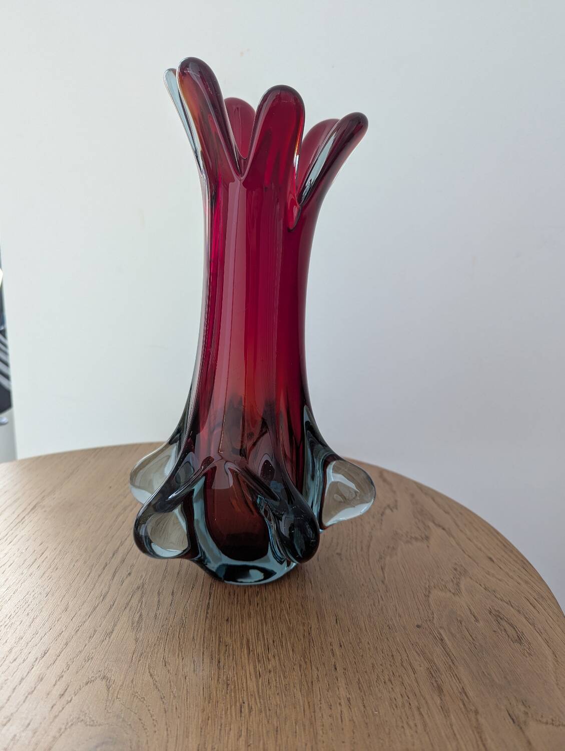 Magnificent Murano glass vase