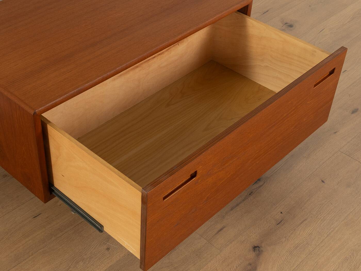 1960s Dresser