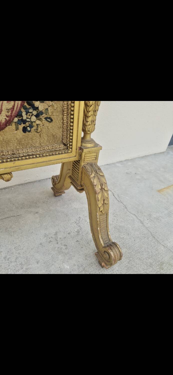 Louis XVI period 18th century fireplace screen in gilded wood