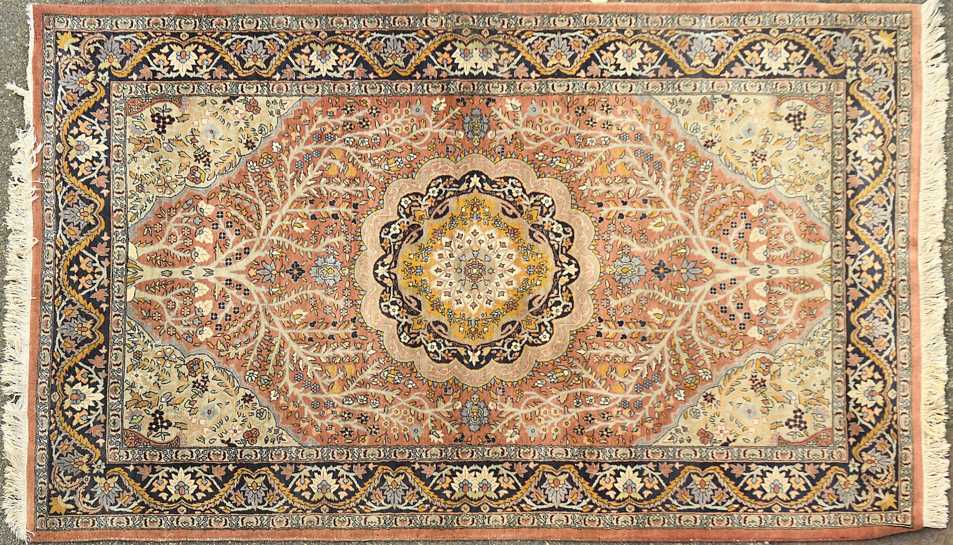 Carpet 222 x 139 cm