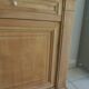 Buffet de belle facture en bois brut, 2 portes , 3 tiroirs .