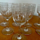 Verres à pied de bistrot vintage