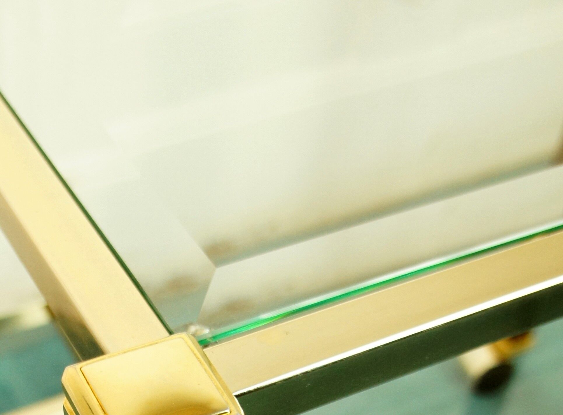 Dessert bar "Hollywood Regency" in gold metal, bevelled glass and mahogany