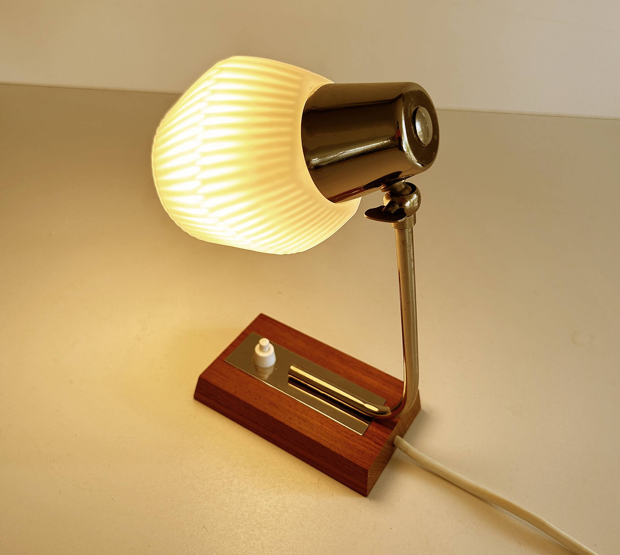Lampe Scandinave Vintage. Teck Verre
