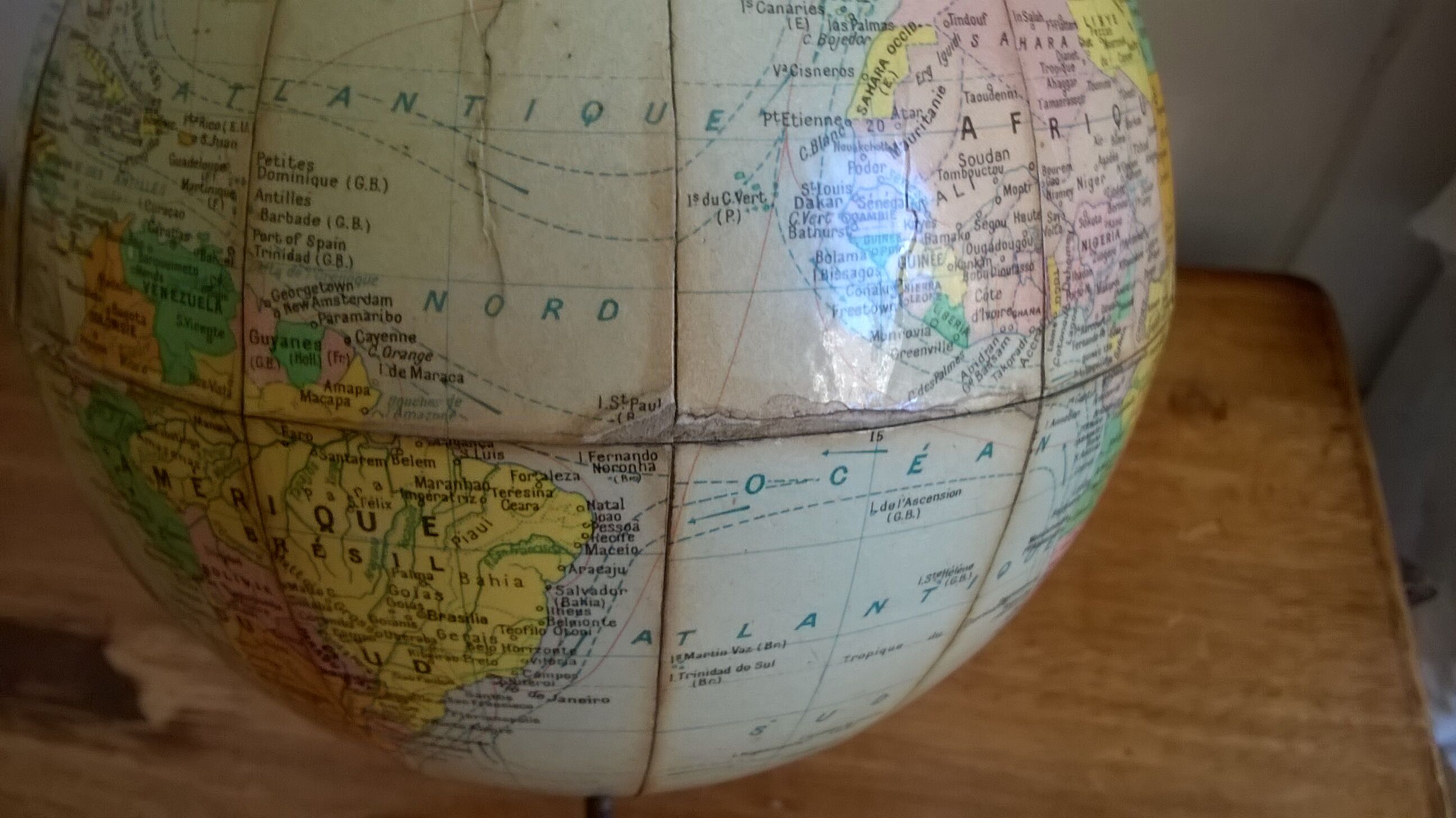 Small terrestrial globe world map of girard and barrère - year 60's