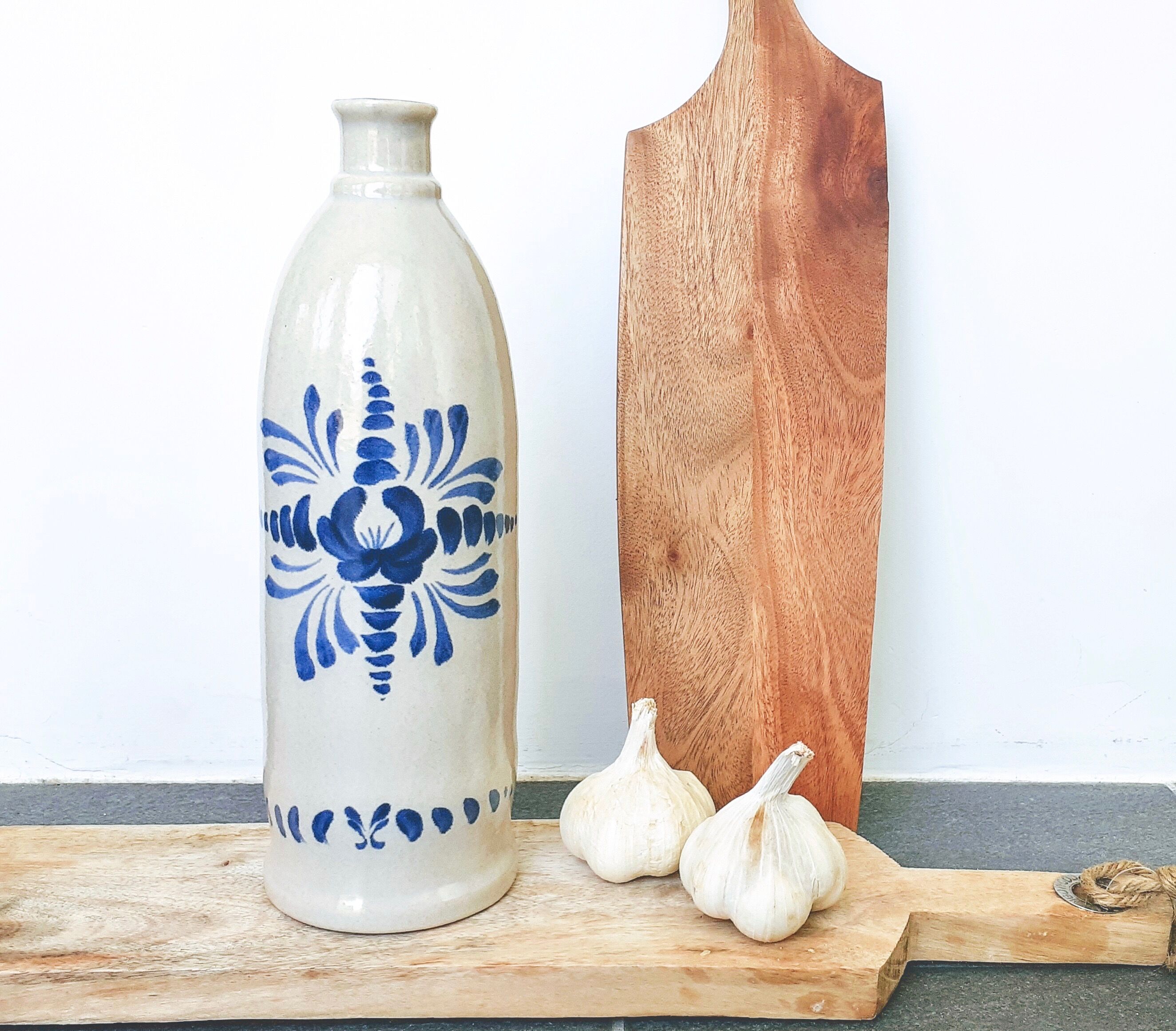 Bottle sandstone blue flower