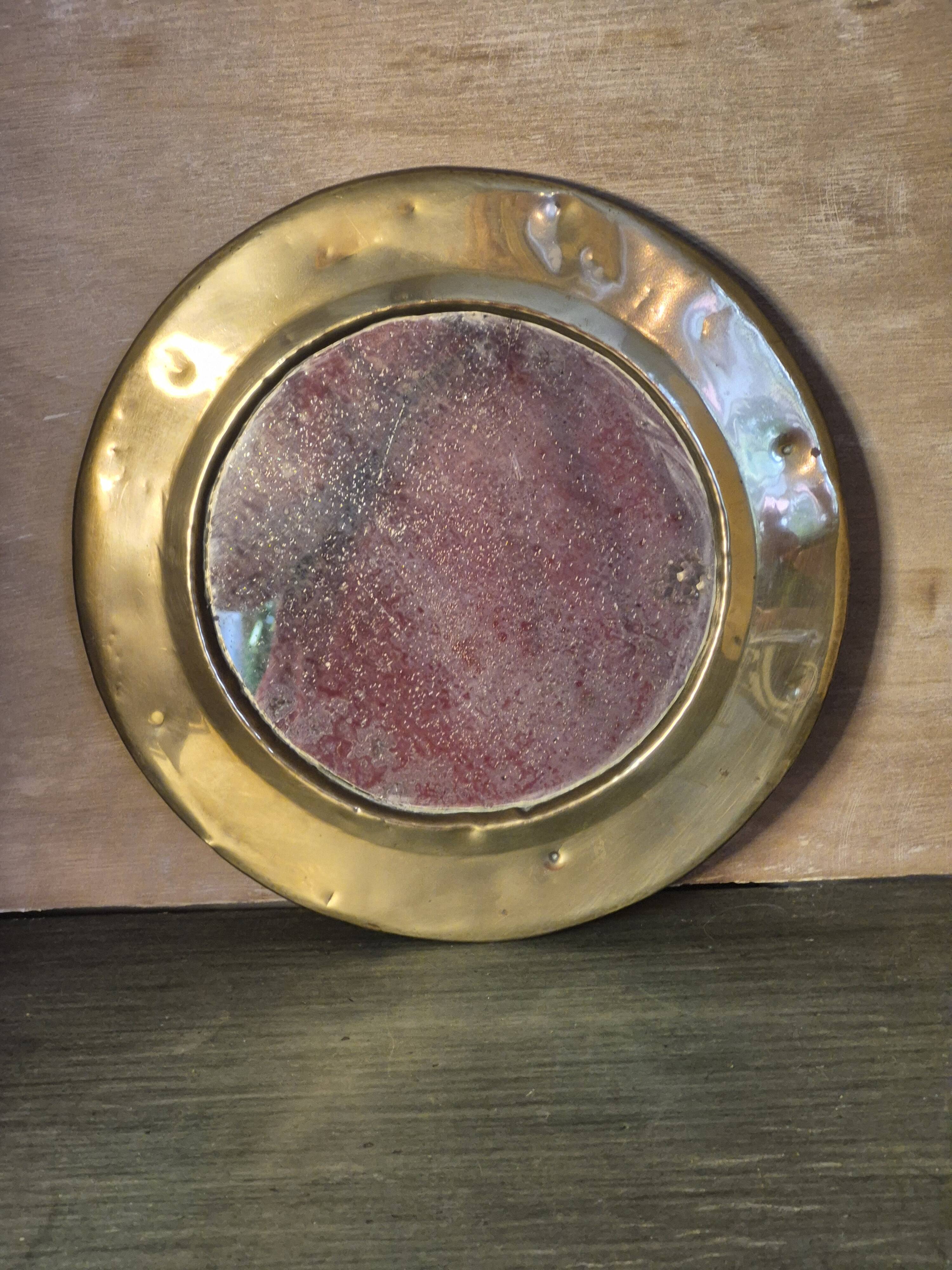 Round mirror