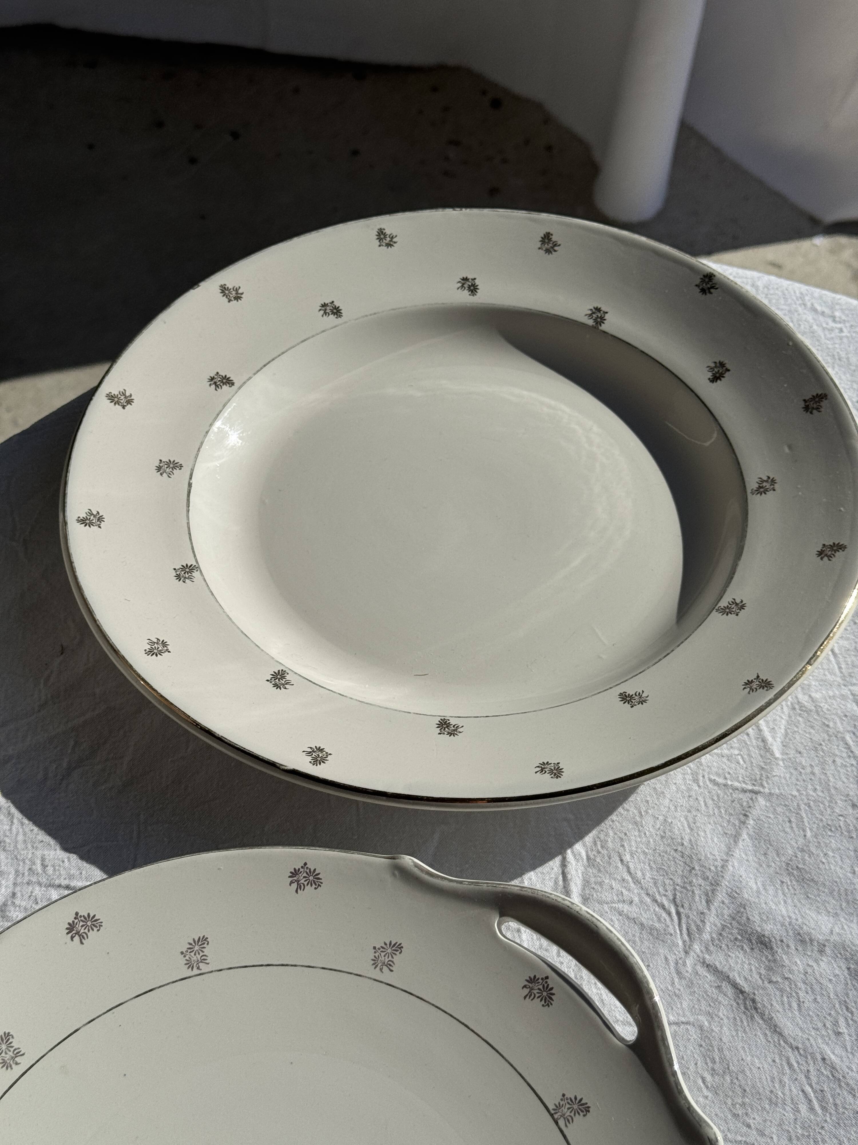 Circular plate model Nico gold Digoin Sarreguemines D30.5
