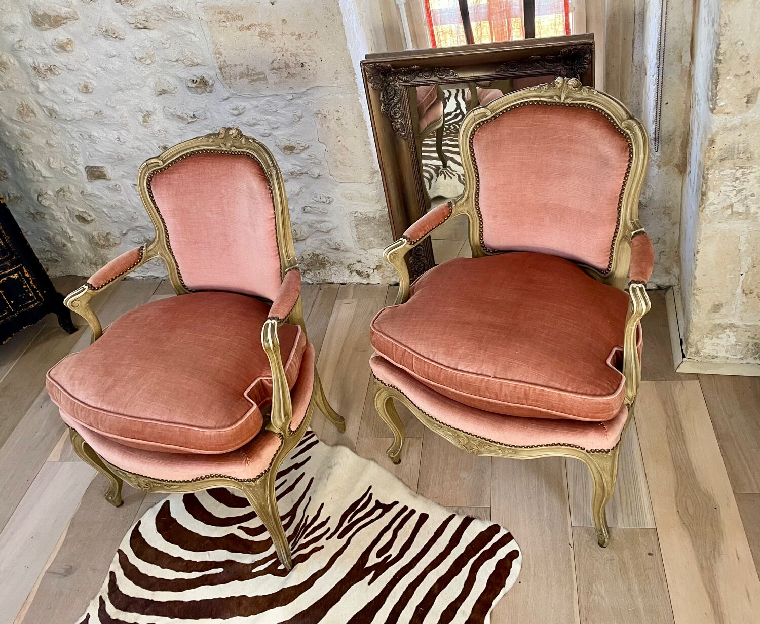 Paire de fauteuils cabriolet Louis XV