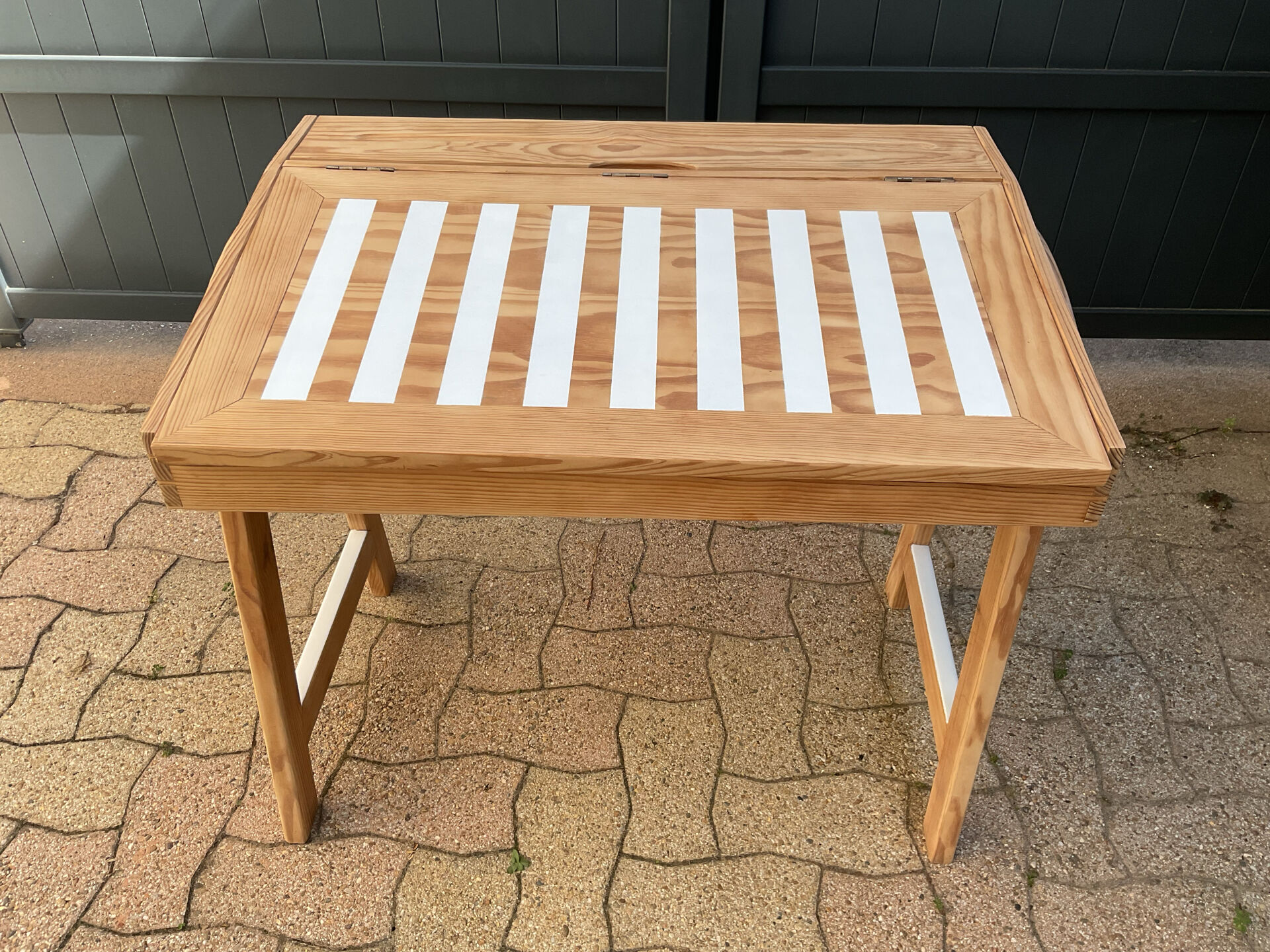 Bureau , pupitre enfant vintage