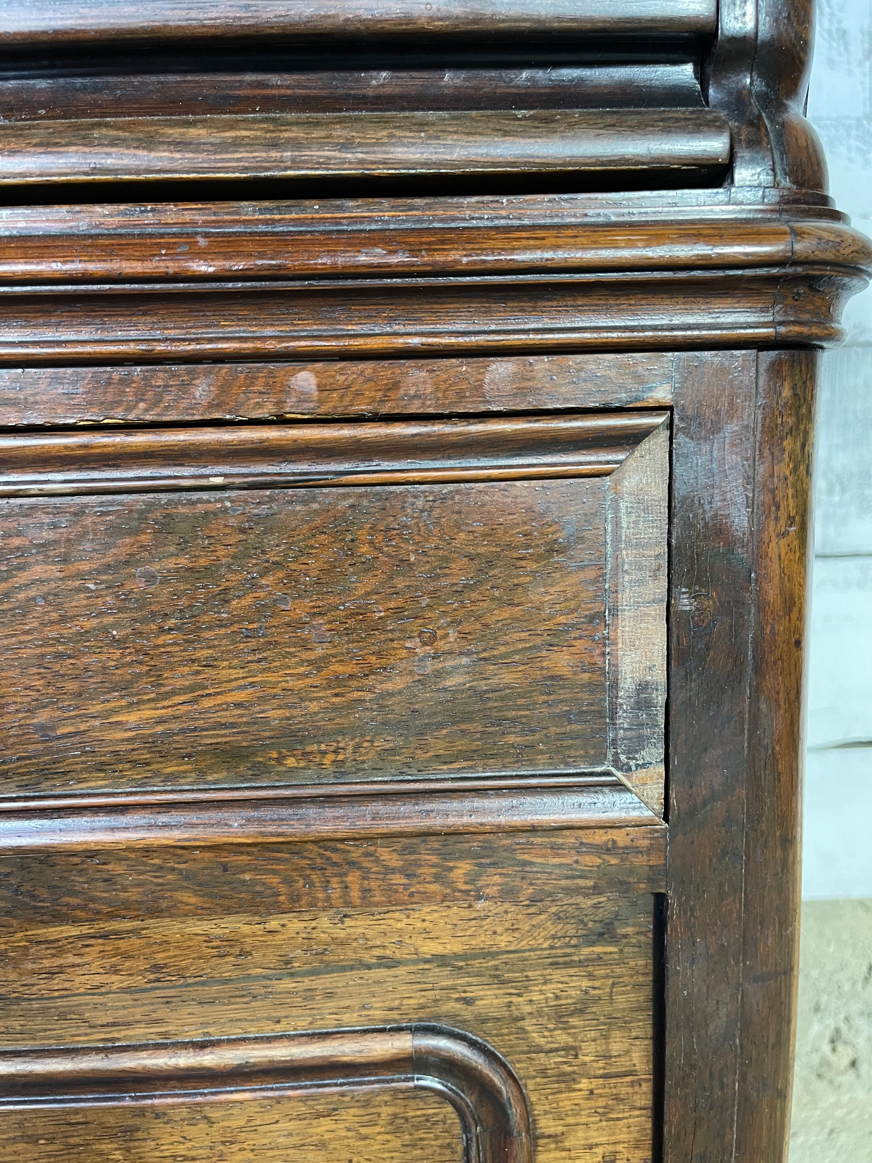 Railway chest of drawers