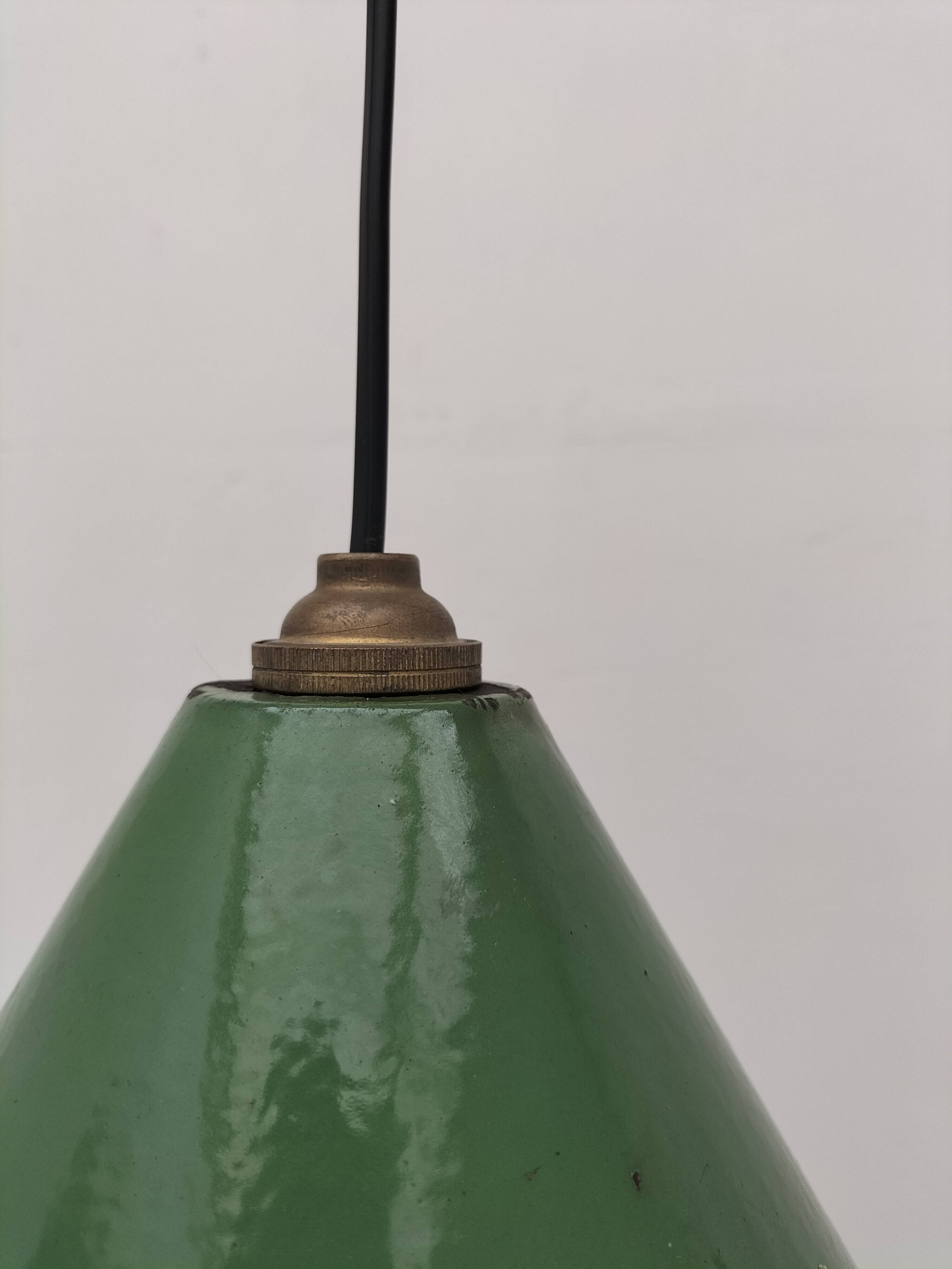Industrial pendant lights