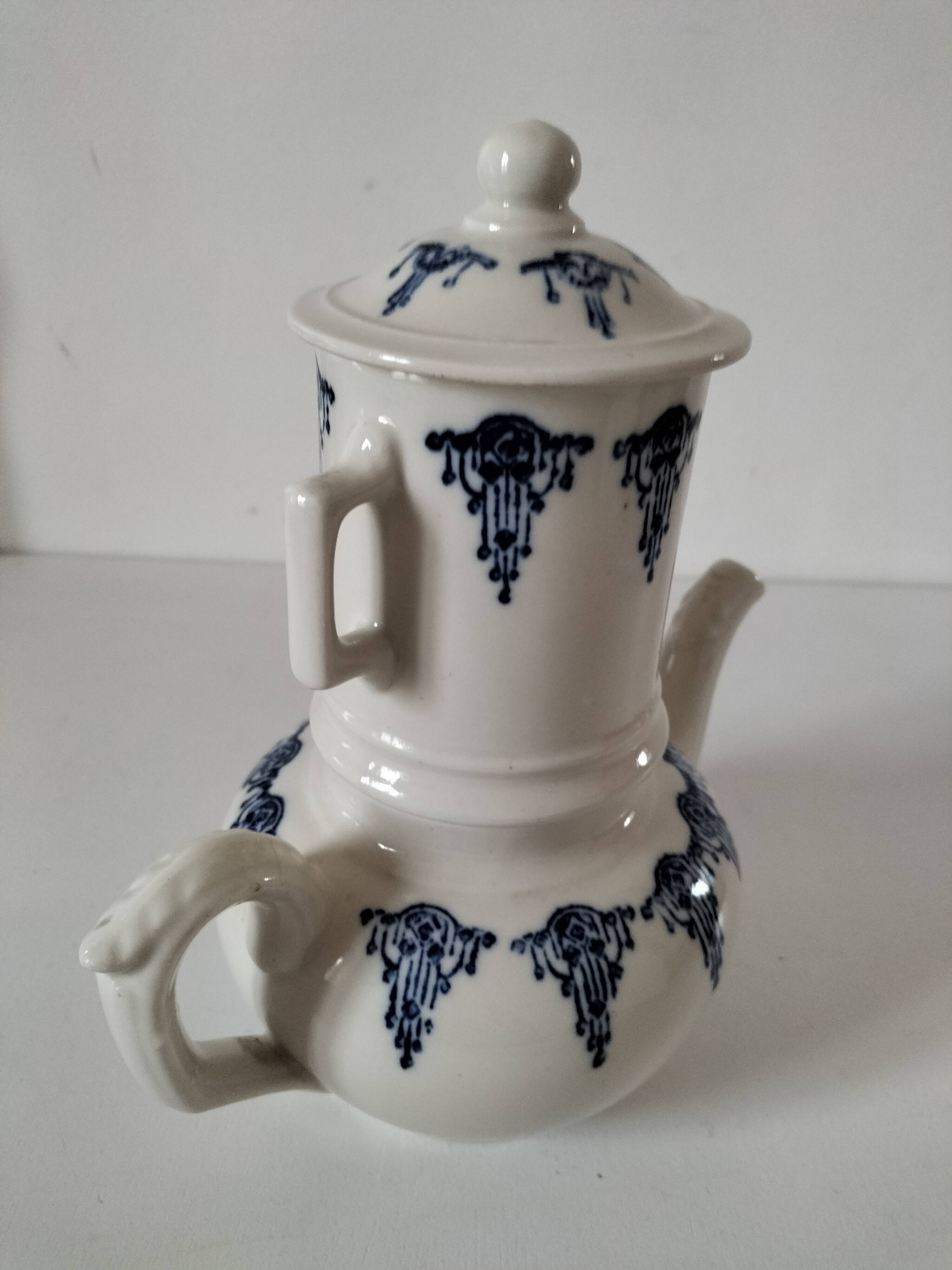 Saint Uze teapot or herbal tea maker