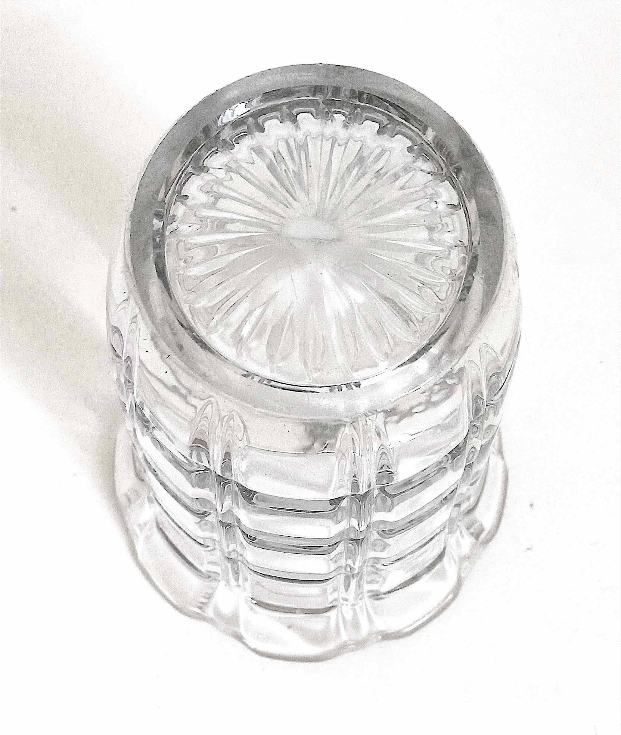 Large chiseled crystal vase from the 60s Height 25.5 cm